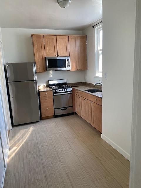 1st image of 165 Duboce Ave #402