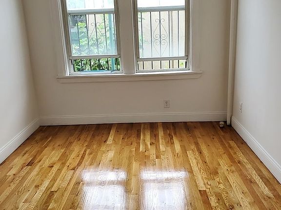 3rd image of 24-11 29th St #1RR