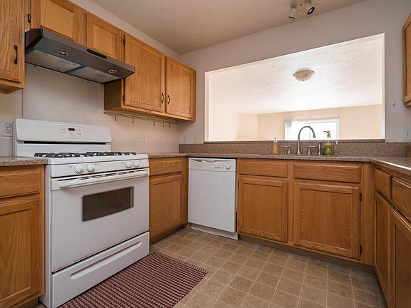 3rd image of 1780 Grand Ct NE