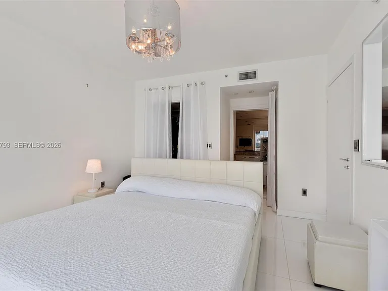 540 West Ave #513 — Photo 11