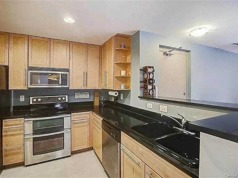 652 Raphael Pl — Photo 5