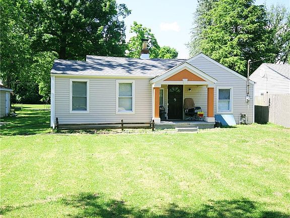 3rd image of 3549 Clearview Ave