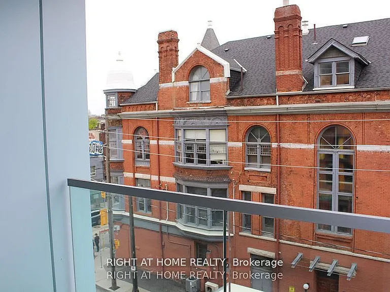 106 Dovercourt Rd #418 — Photo 9