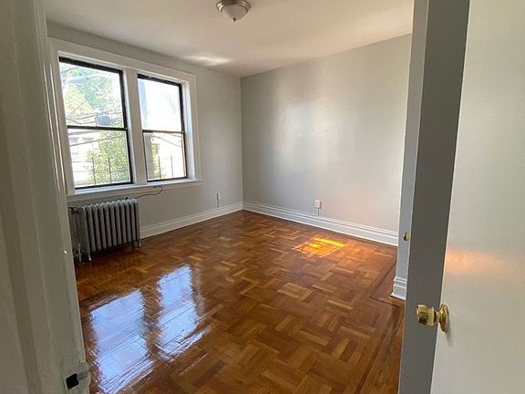 4th image of 531 34th St APT 1B