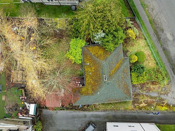 2nd image of 3330 Harriet Rd