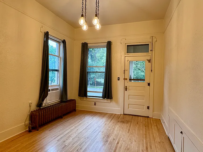 112 N 2nd St #4 — Photo 3