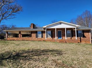 112 Englewood Trl, Mount Airy, NC 27030