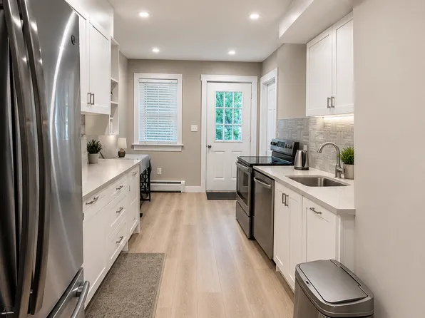 1366 Bridge St #2, Dracut, MA 01826