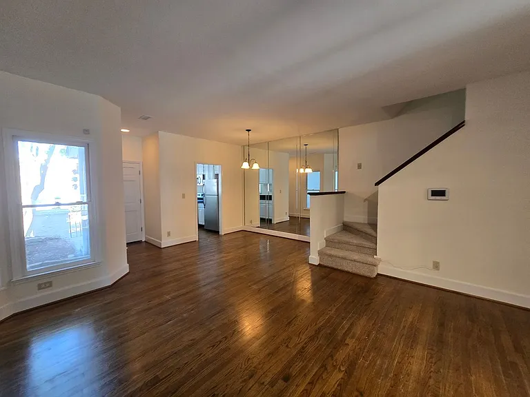 733 Victorian Pl — Photo 3