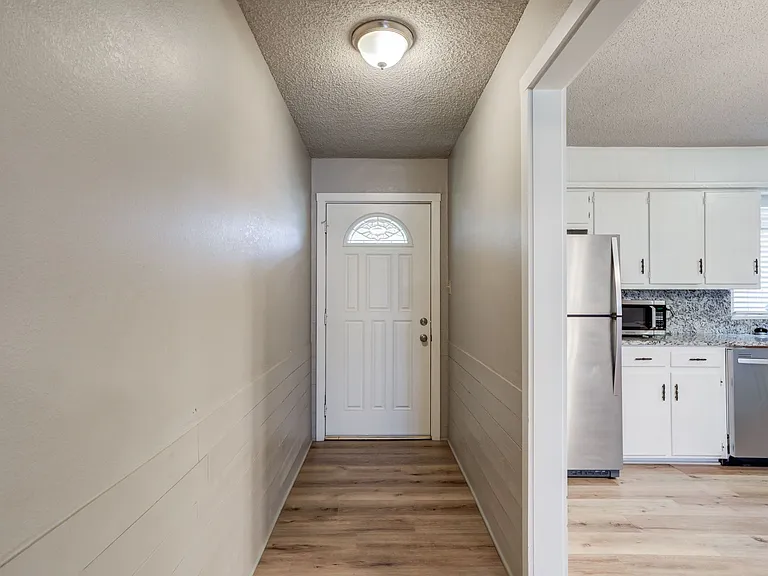 810 Mimosa Ave — Photo 3