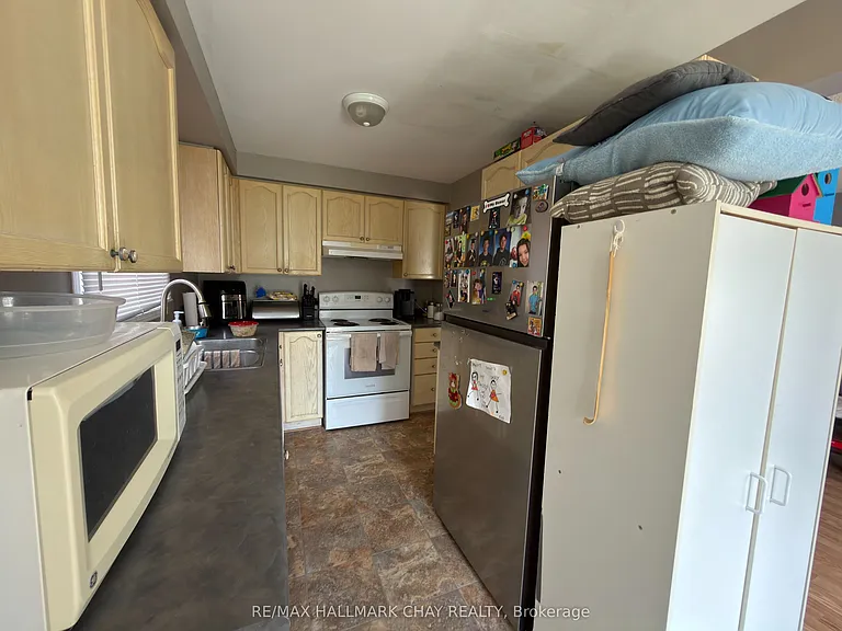 207 Tunbridge Rd — Photo 8