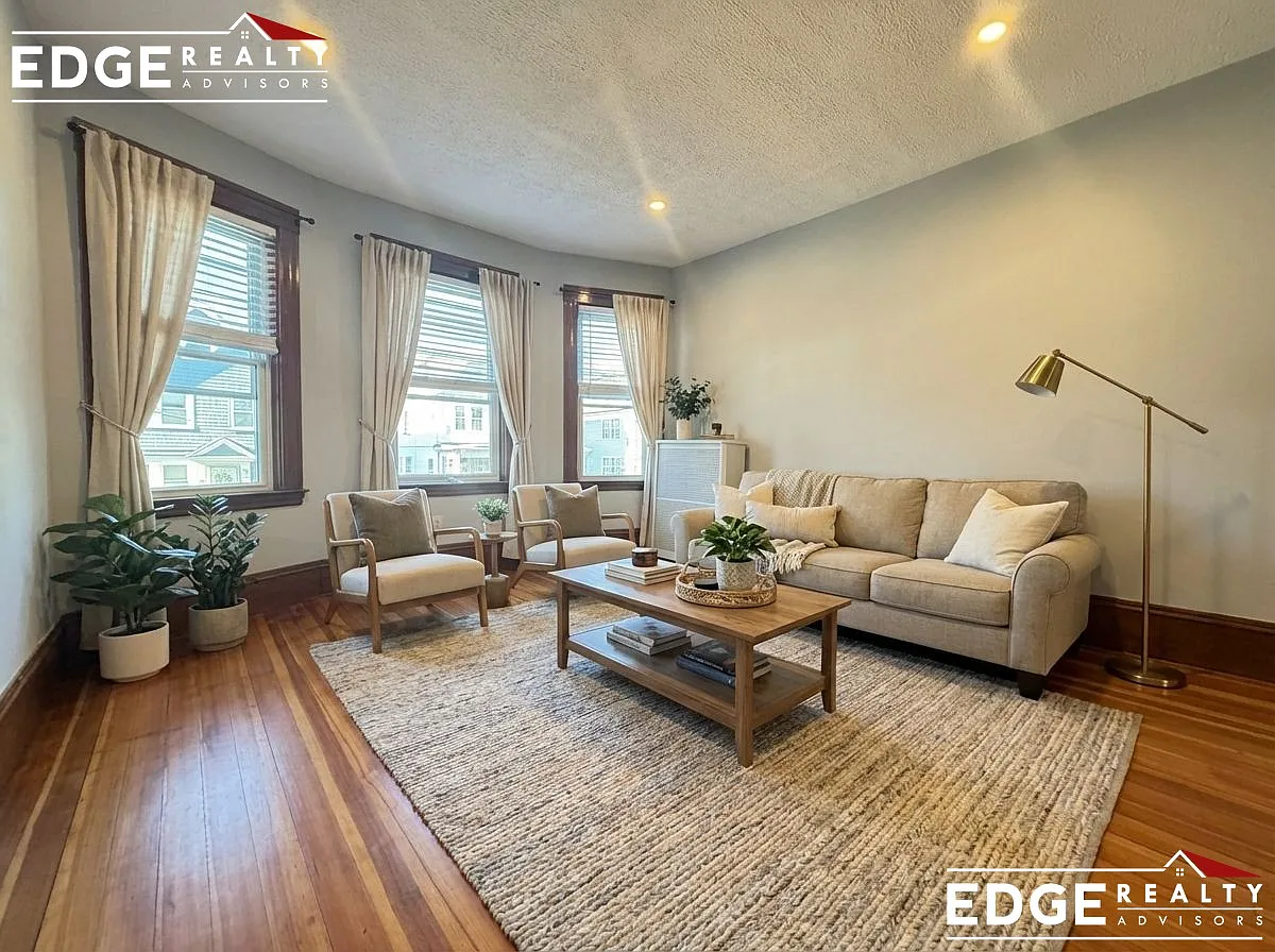 3 bed, 1200 sqft, $3,500 — Photo 2