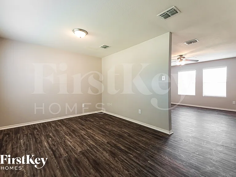 2809 Spencer Cir — Photo 6