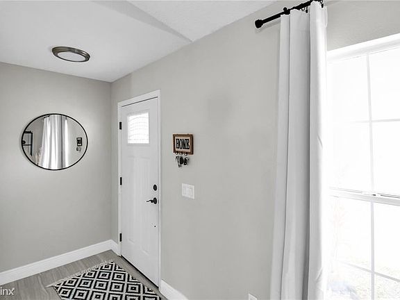 5th image of 665 Basingstoke Ct