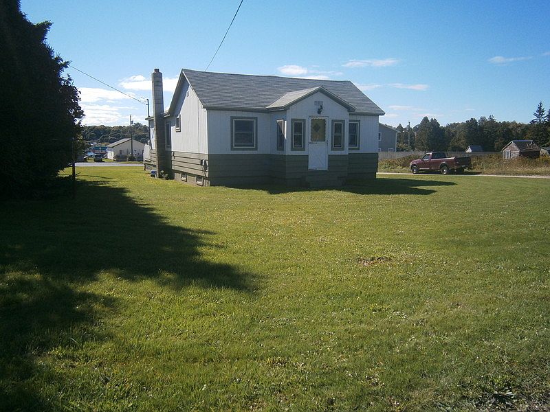 1st image of 224 Lake St