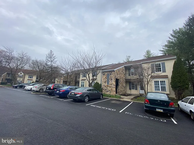 240 Valley Stream Ln — Photo 18