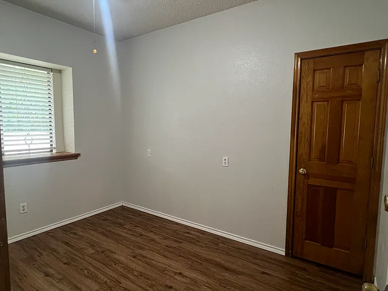 999 W Forest Grove Rd — Photo 16