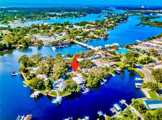 13 Venetian Ct, Tarpon Springs, FL 34689