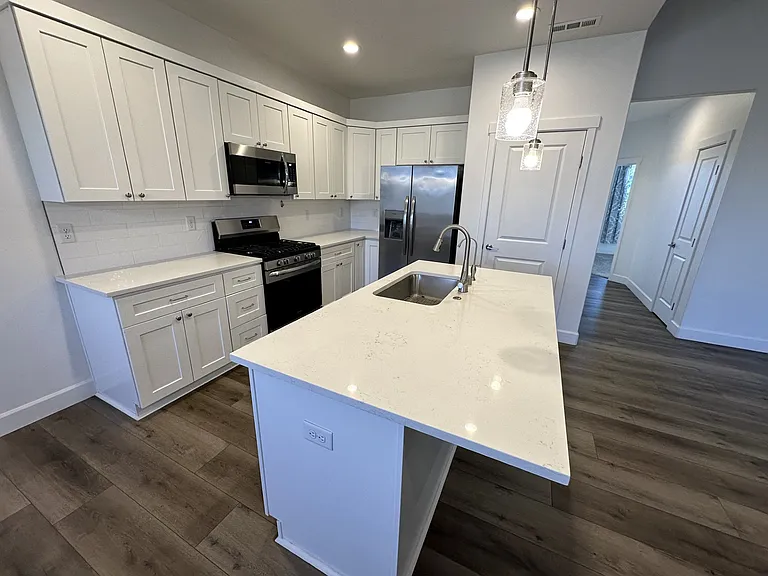 707 Athens Dr — Photo 17