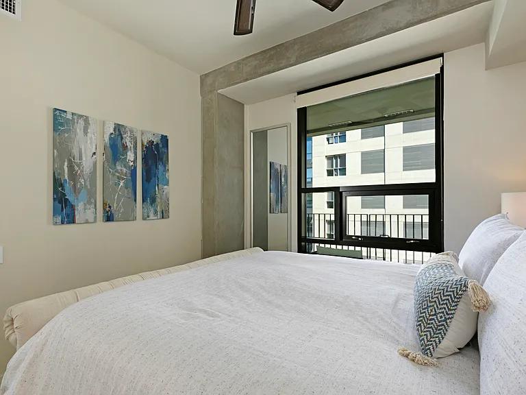 350 11th Ave #931 — Photo 10