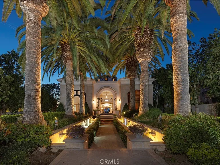 5 Pelican Hill Cir — Photo 1