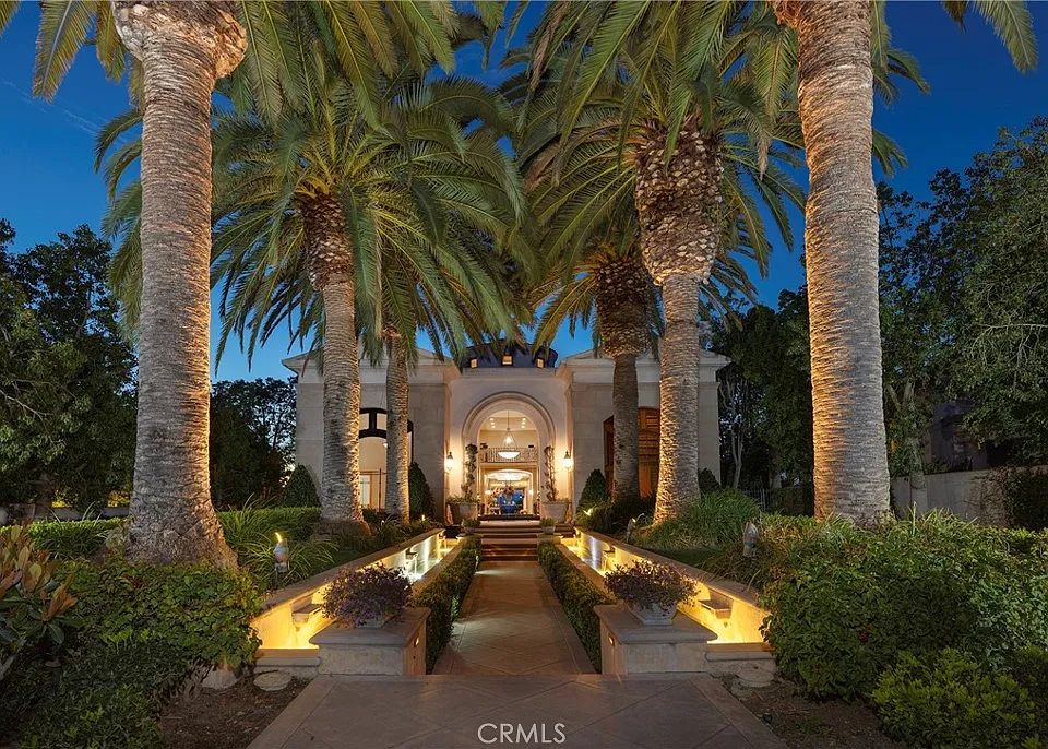 5 Pelican Hill Cir