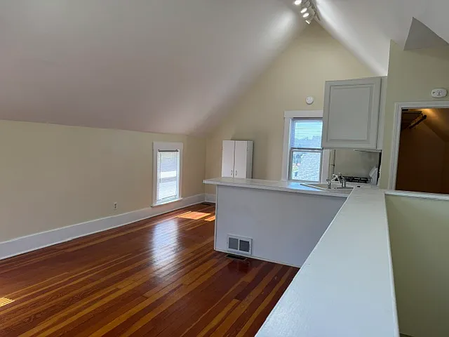 641 Forest Ave #2 — Photo 2