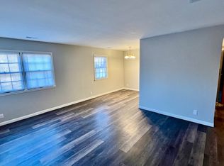 6711 N University St #1, Peoria, IL 61614