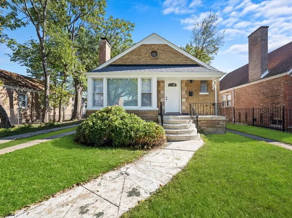 9047 S Cornell Ave, Chicago, IL 60617