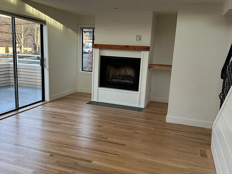 211 7th Ave S — Photo 3