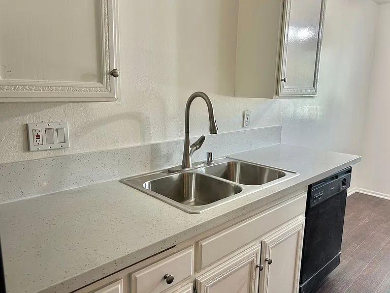Monte Vista Townhomes — Photo 12