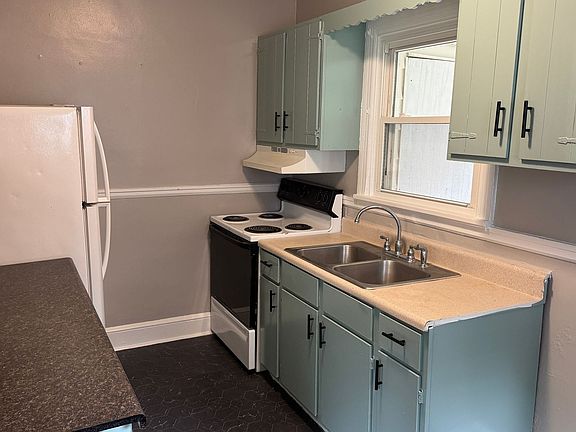 4th image of 126 N Juniper Ave