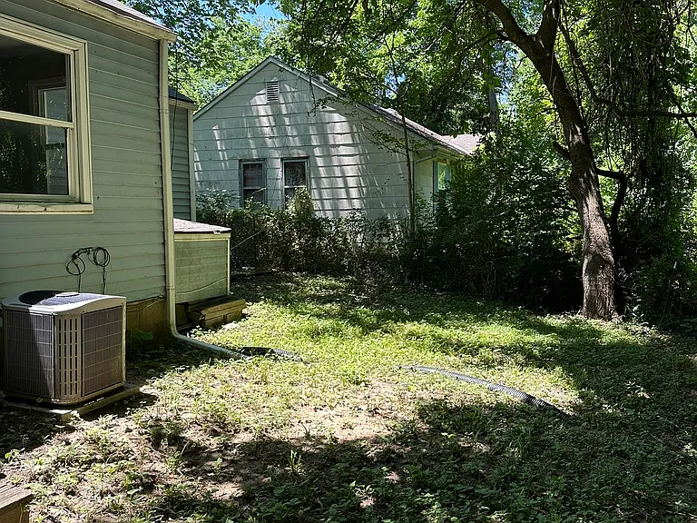 1526 Valley Rd — Photo 9