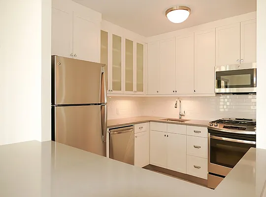 Rented by Greystar | media 4