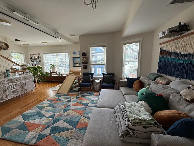 24 Shapley Ave #2 — Photo 10