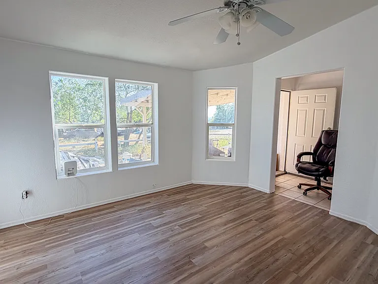25120 Charina Rd — Photo 7