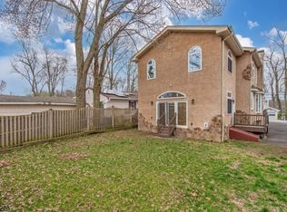 30 N Shore Rd, Denville, NJ 07834