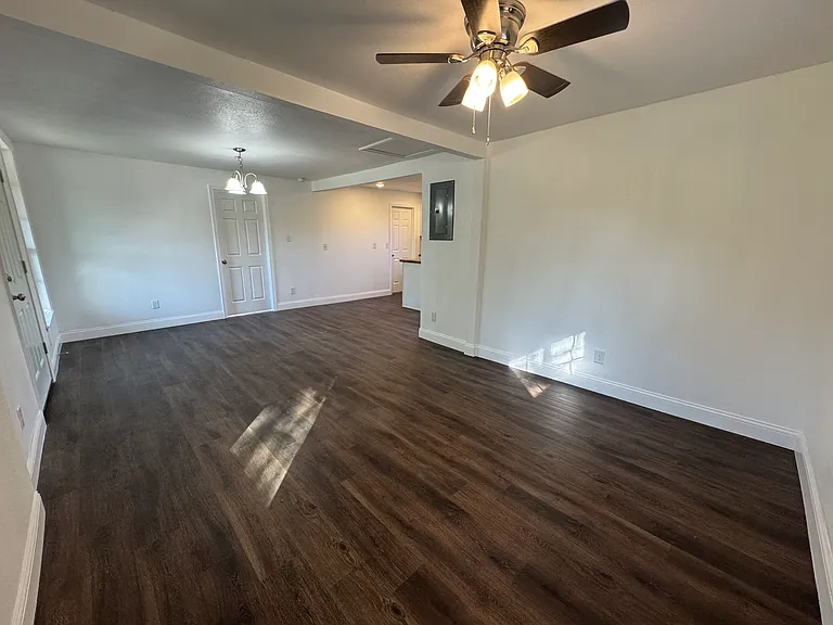 715 W Gerald Ave — Photo 5