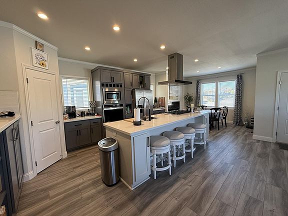 4th image of 144 Holm Rd #112