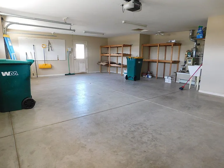 502 Garnet Dr — Photo 18