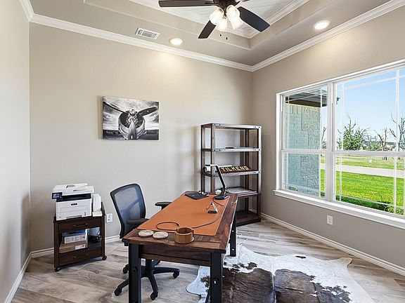 4th image of 3709 Tremont Ln