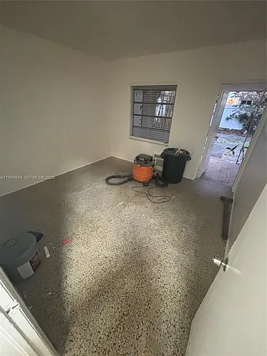 624 NE 7th Ave #3 Photo 1