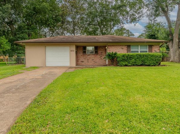8775 Greenridge Ln