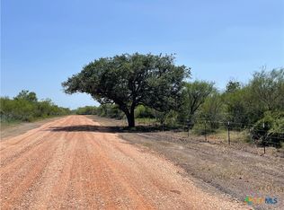 697 Robinhood Rd, Victoria, TX 77905