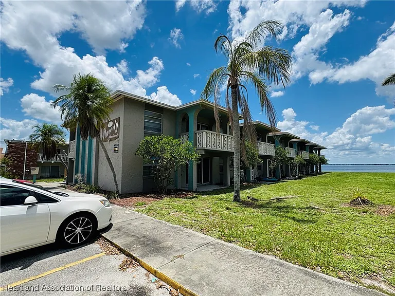 1015 Lakeview Dr — Photo 17