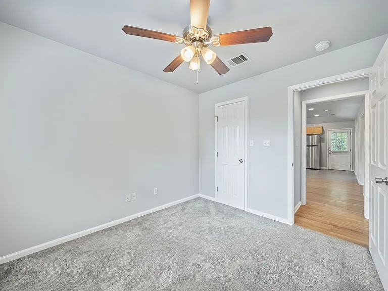 4612 Bennett Avenue — Photo 32