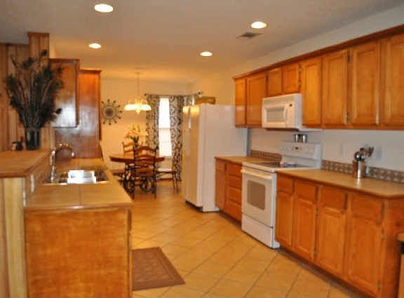 5th image of 1230 Eastern Heights Dr