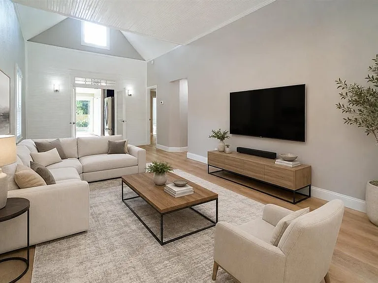 437 N Shine Ave — Photo 6