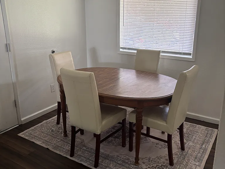 2328 Elsie Ct NE — Photo 4