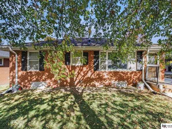 6870 Fremont St, Lincoln, NE 68507